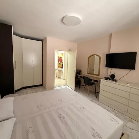 Maison 26 Tirana
